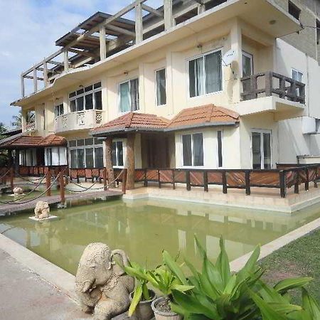 Platinum Resorts Marawila Chilaw Exterior photo