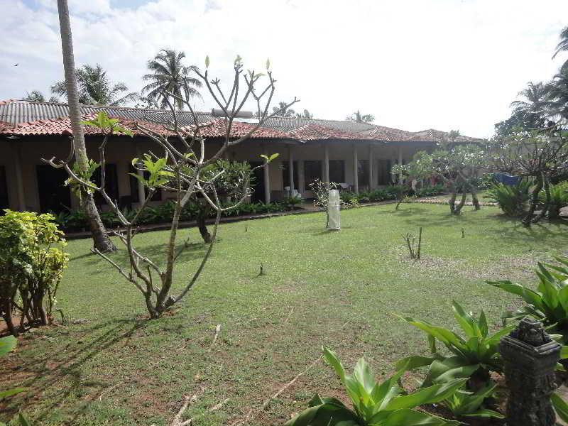 Platinum Resorts Marawila Chilaw Exterior photo