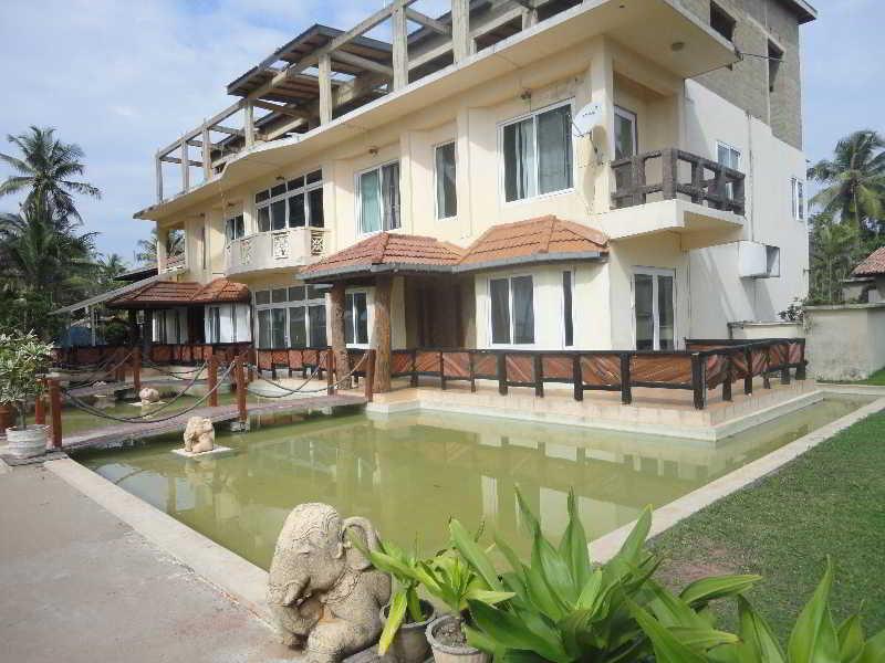 Platinum Resorts Marawila Chilaw Exterior photo