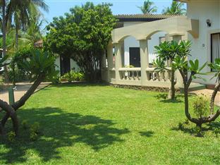 Platinum Resorts Marawila Chilaw Exterior photo